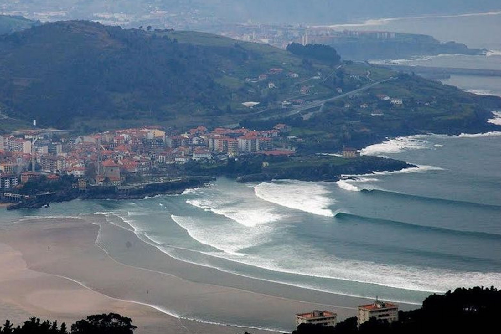 surfen in baskenland noord spanje