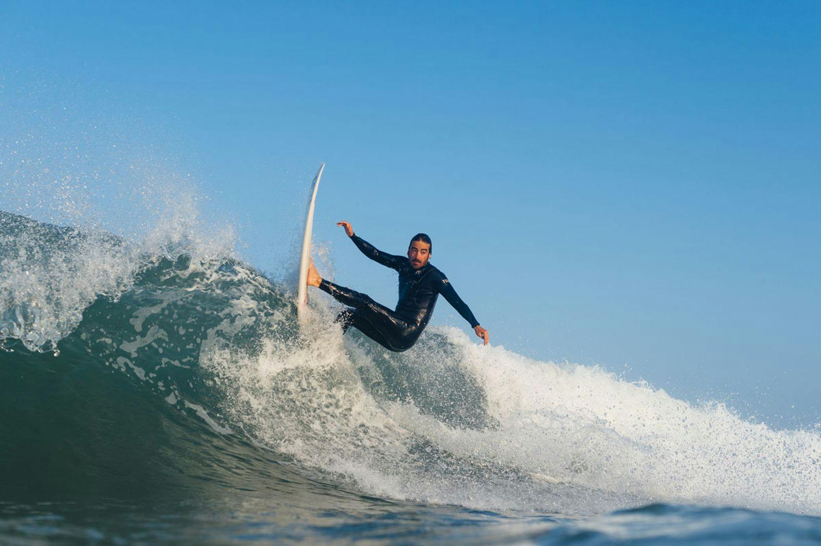 leren surfen: surfboard waxen