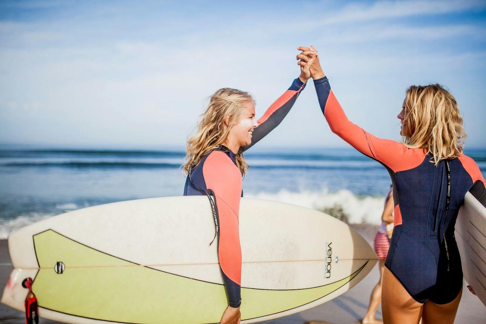 de 5 beste surfvakanties voor studenten